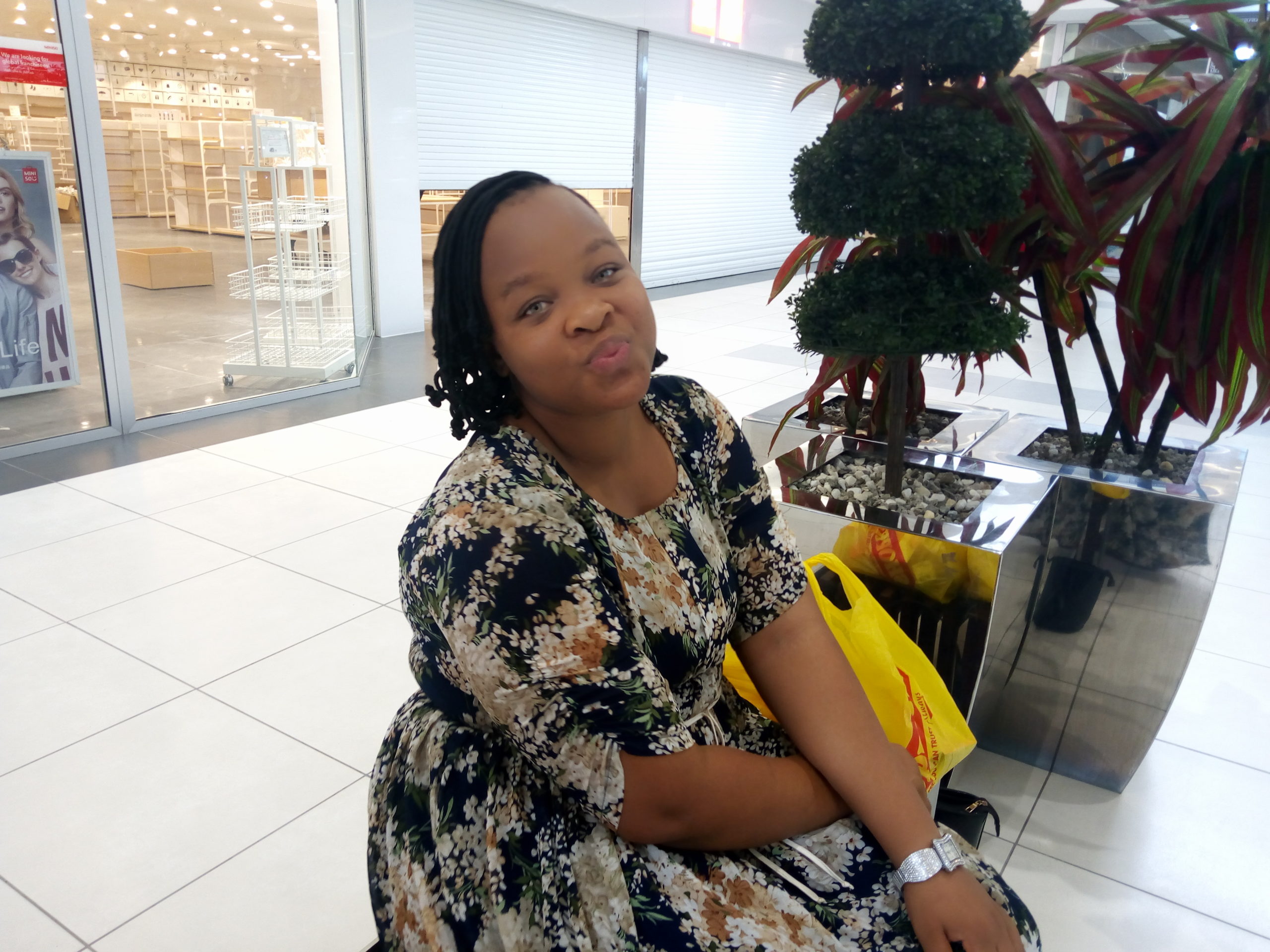 AN INTERVIEW WITH THE PROVOST OF DE-RACONTEUR WRITER’S CLUB- Mrs. Lizzy Oyebola Yakubu